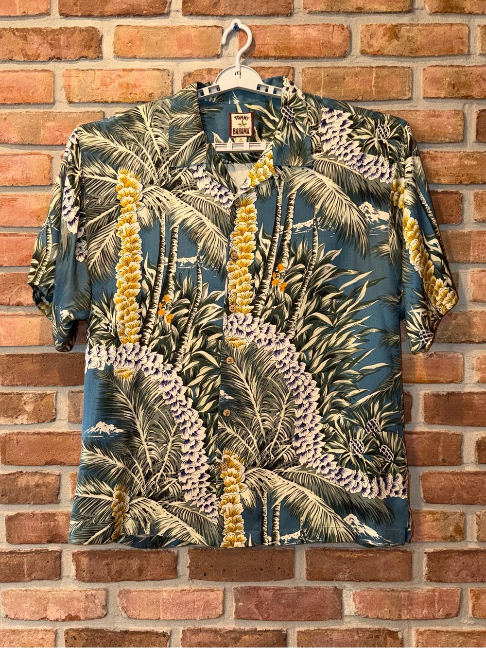 Tommy Bahama 100% Silk Hawaiian Camp Shirt Men’s XL
